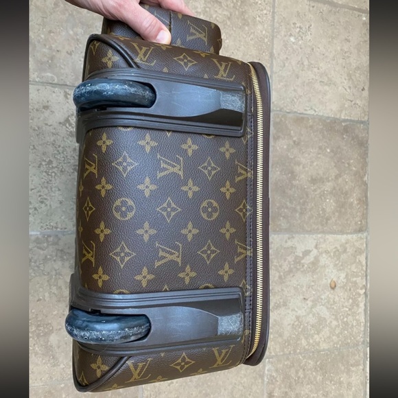 A82 - 💯% authentic Louis Vuitton travel bag - Picture 6 of 13